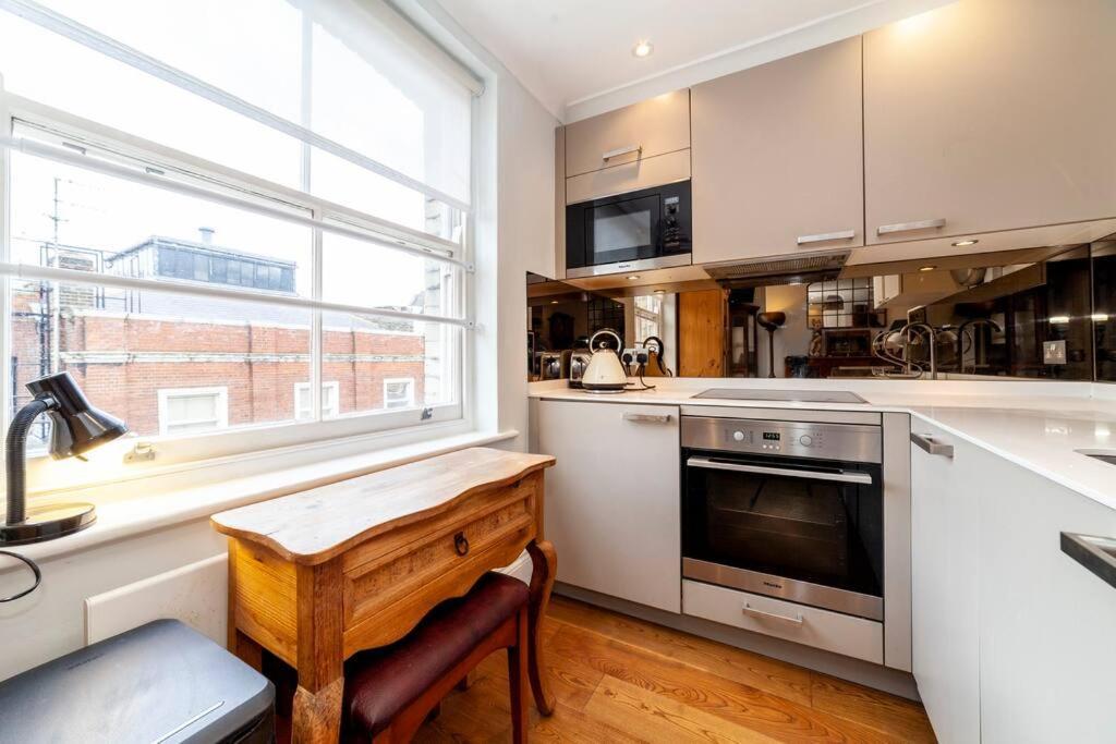 Апартаменти Outstanding Antique 1Br Flat In Soho Лондон Екстер'єр фото