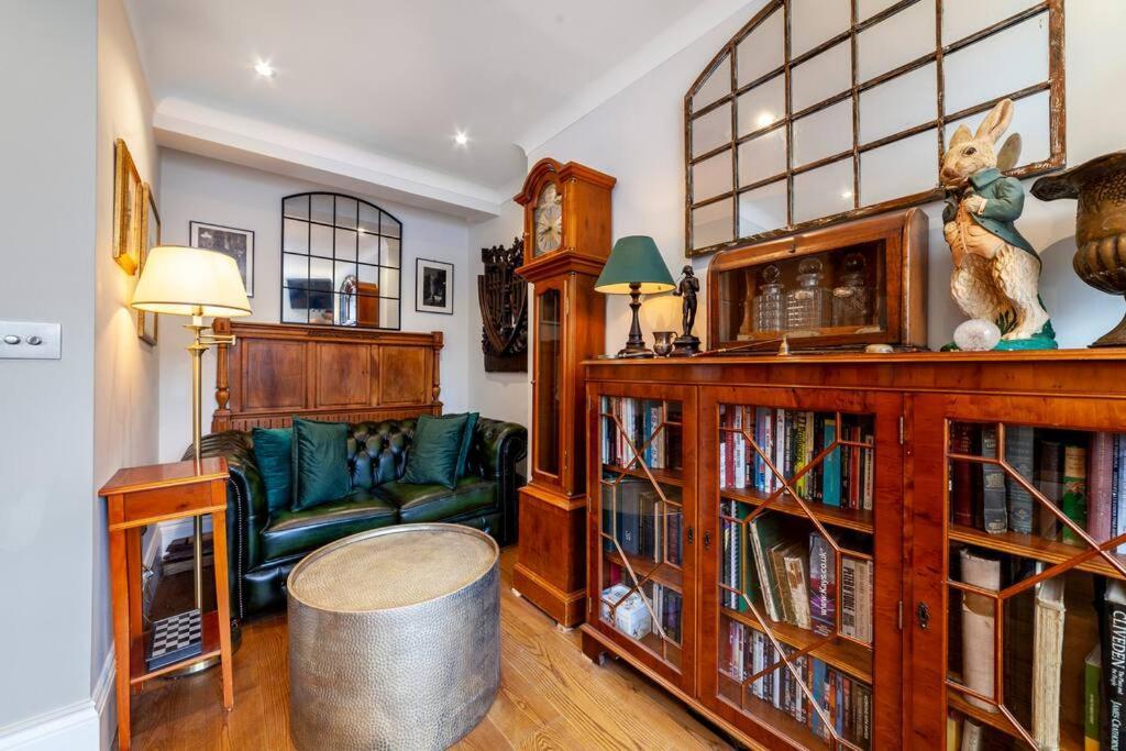 Апартаменти Outstanding Antique 1Br Flat In Soho Лондон Екстер'єр фото
