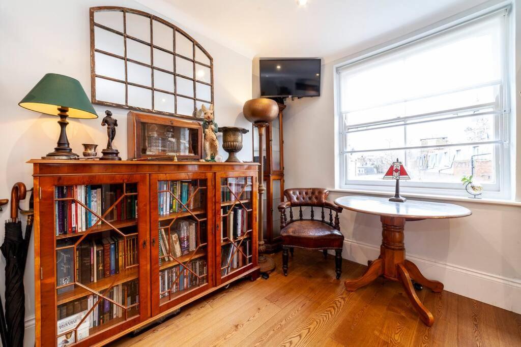 Апартаменти Outstanding Antique 1Br Flat In Soho Лондон Екстер'єр фото